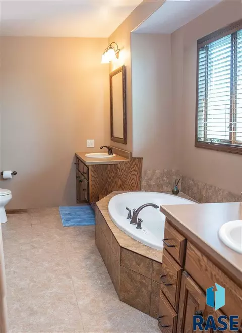 6233 S Tomar Rd, Sioux Falls, SD 57108 photo 19