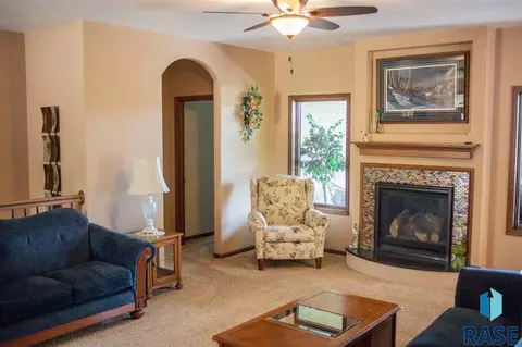6233 S Tomar Rd, Sioux Falls, SD 57108 photo 7