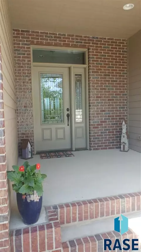 6233 S Tomar Rd, Sioux Falls, SD 57108 photo 2