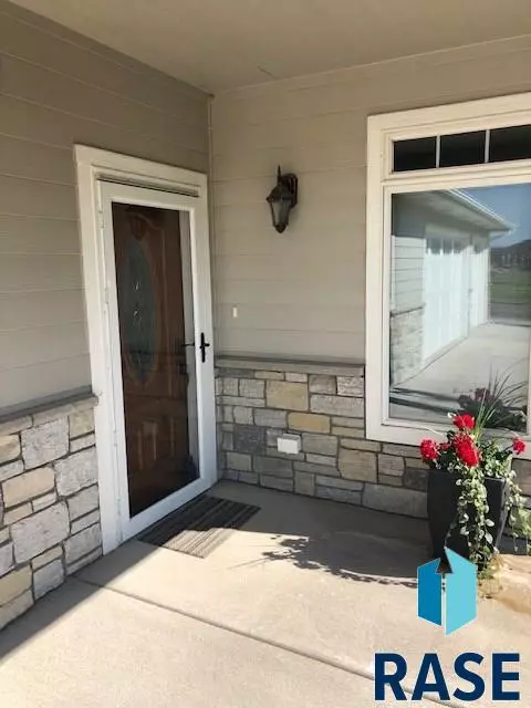 720 E Shadow Creek Ln, Sioux Falls, SD 57108 photo 26