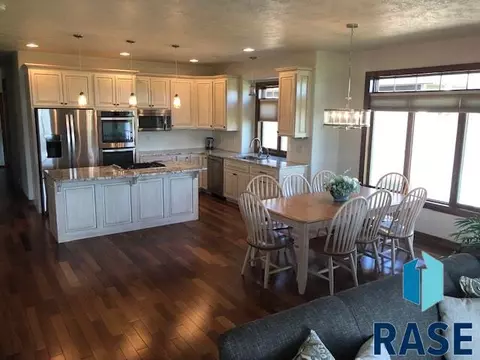 720 E Shadow Creek Ln, Sioux Falls, SD 57108 photo 17