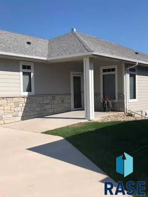 720 E Shadow Creek Ln, Sioux Falls, SD 57108 photo 5