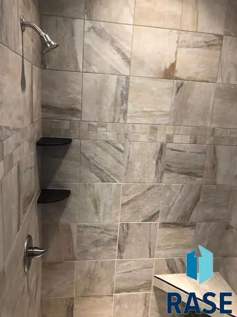 720 E Shadow Creek Ln, Sioux Falls, SD 57108 photo 9
