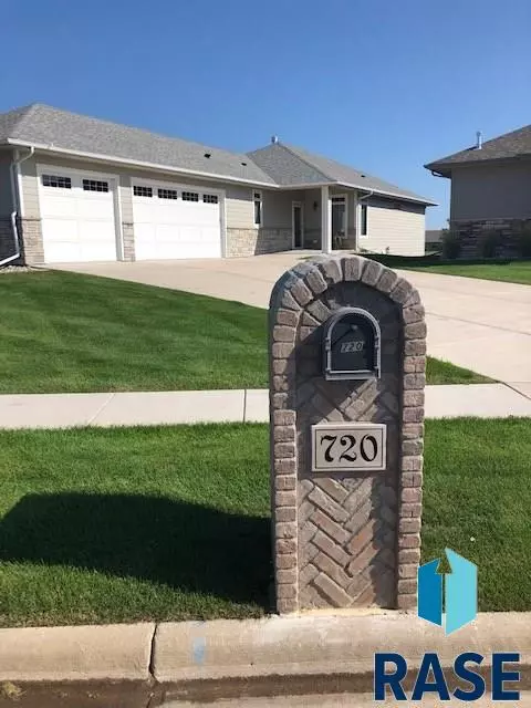 720 E Shadow Creek Ln, Sioux Falls, SD 57108 photo 24