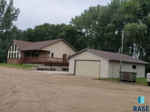 23766 Sd Hwy 19, Madison, SD 57042 photo 2