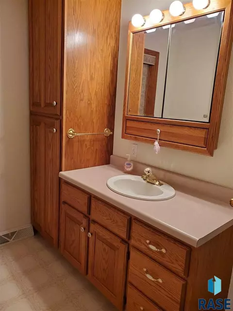 23766 Sd Hwy 19, Madison, SD 57042 photo 21