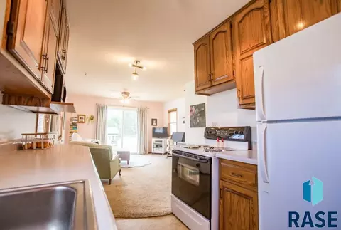 Undisclosed, Sioux Falls, SD 57103 photo 13