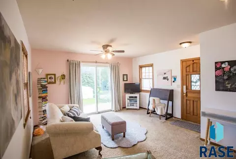 Undisclosed, Sioux Falls, SD 57103 photo 15