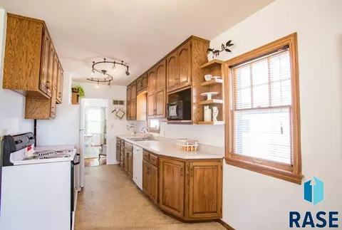 Undisclosed, Sioux Falls, SD 57103 photo 14