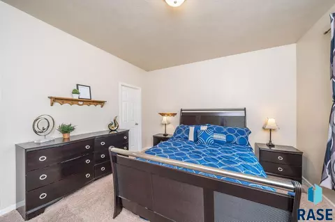 1304 W Creekside Dr, Brandon, SD 57005 photo 12