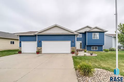 1304 W Creekside Dr, Brandon, SD 57005 photo 29