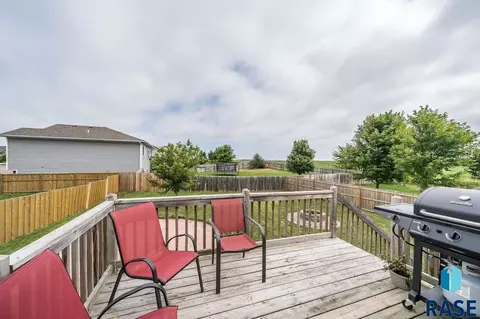 1304 W Creekside Dr, Brandon, SD 57005 photo 28