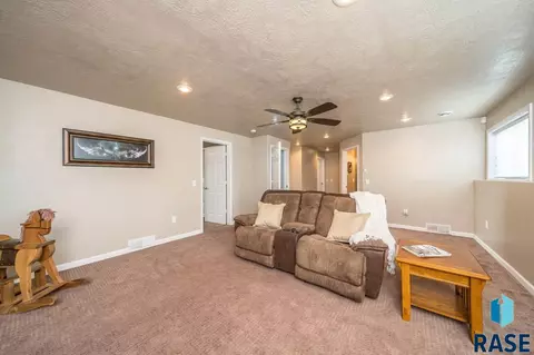 1304 W Creekside Dr, Brandon, SD 57005 photo 22