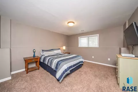 1304 W Creekside Dr, Brandon, SD 57005 photo 18