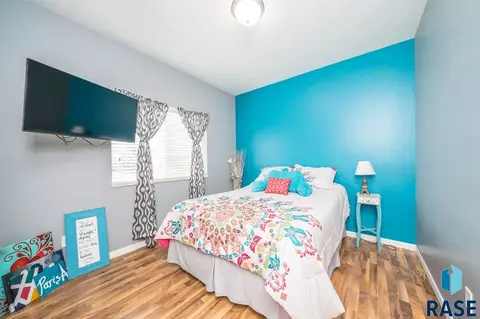 1304 W Creekside Dr, Brandon, SD 57005 photo 15