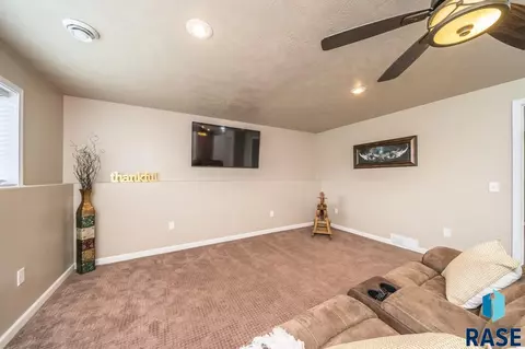 1304 W Creekside Dr, Brandon, SD 57005 photo 21