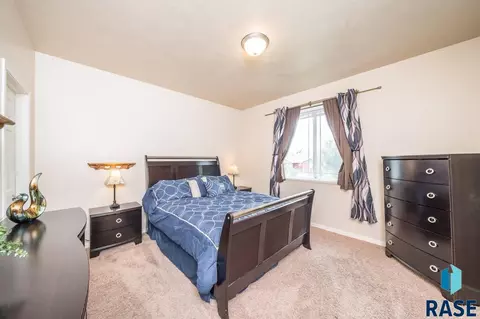 1304 W Creekside Dr, Brandon, SD 57005 photo 11