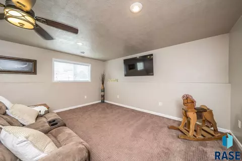 1304 W Creekside Dr, Brandon, SD 57005 photo 20