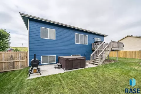 1304 W Creekside Dr, Brandon, SD 57005 photo 27