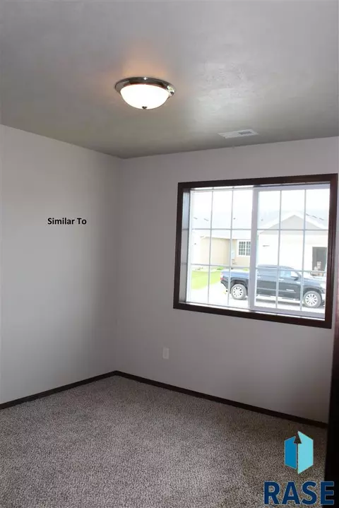 6219 W Maxwell Pl, Sioux Falls, SD 57107 photo 10
