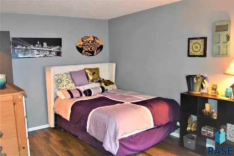 1509 E 56th St, Sioux Falls, SD 57103 photo 10