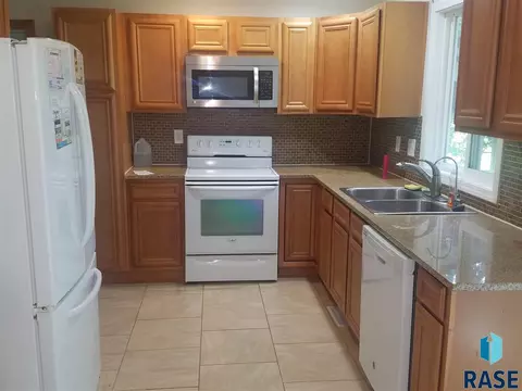 409 E Drake Ave, Salem, SD 57058 photo 9