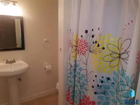 409 E Drake Ave, Salem, SD 57058 photo 19