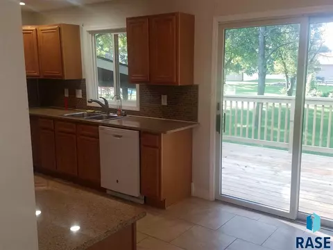 409 E Drake Ave, Salem, SD 57058 photo 8