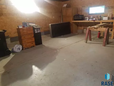 409 E Drake Ave, Salem, SD 57058 photo 3