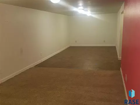 409 E Drake Ave, Salem, SD 57058 photo 17