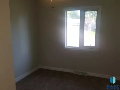 409 E Drake Ave, Salem, SD 57058 photo 15