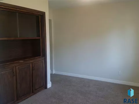 409 E Drake Ave, Salem, SD 57058 photo 6