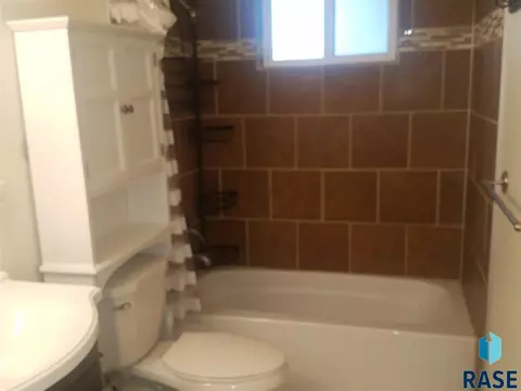 409 E Drake Ave, Salem, SD 57058 photo 11