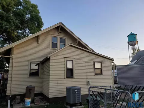 204 E 1st St, Marion, SD 57043 photo 18
