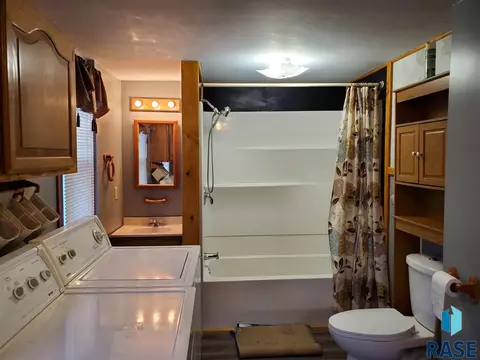 204 E 1st St, Marion, SD 57043 photo 7