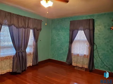 204 E 1st St, Marion, SD 57043 photo 5