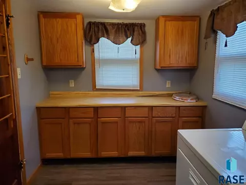 204 E 1st St, Marion, SD 57043 photo 8