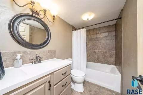 3405 E Micah Ln, Sioux Falls, SD 57103 photo 23