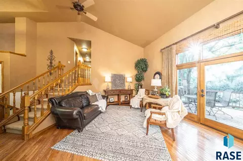 3405 E Micah Ln, Sioux Falls, SD 57103 photo 4
