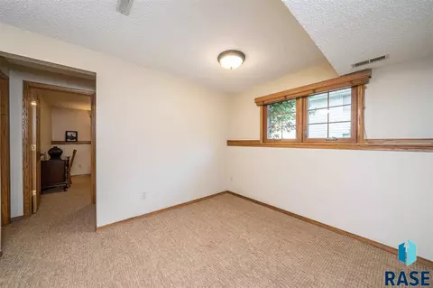 3405 E Micah Ln, Sioux Falls, SD 57103 photo 22