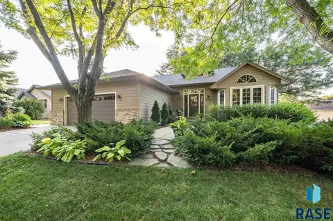 3405 E Micah Ln, Sioux Falls, SD 57103 photo 2