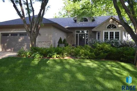 3405 E Micah Ln, Sioux Falls, SD 57103 photo 1