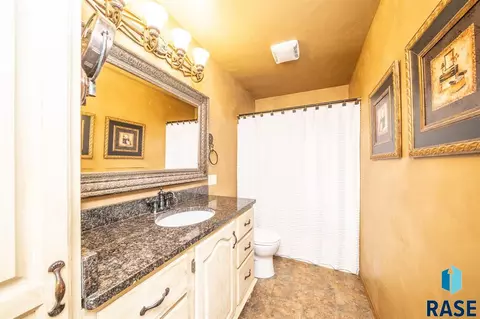 3405 E Micah Ln, Sioux Falls, SD 57103 photo 24