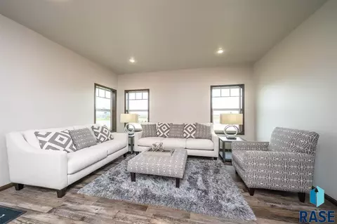 3625 E Prairie Wind St, Sioux Falls, SD 57108 photo 9