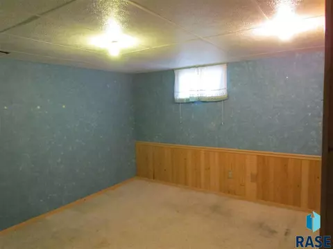508 S Grant Ave, Madison, SD 57042 photo 17