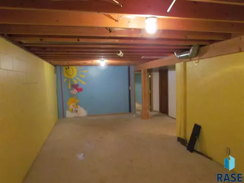 508 S Grant Ave, Madison, SD 57042 photo 16