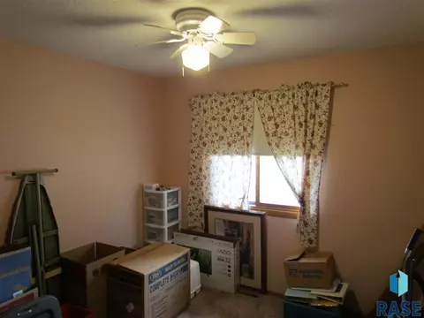 508 S Grant Ave, Madison, SD 57042 photo 14