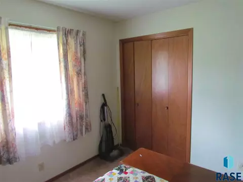 508 S Grant Ave, Madison, SD 57042 photo 13
