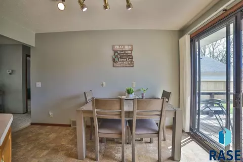 307 N Washington Ave, Viborg, SD 57070 photo 6