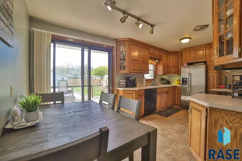 307 N Washington Ave, Viborg, SD 57070 photo 7